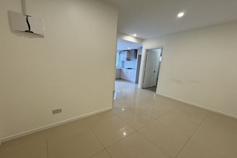 Photo of property in 1/14 Chequers Avenue, Glenfield, Auckland, 0629