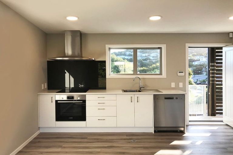 Photo of property in 3/14 Atkinson Street, Newlands, Wellington, 6037