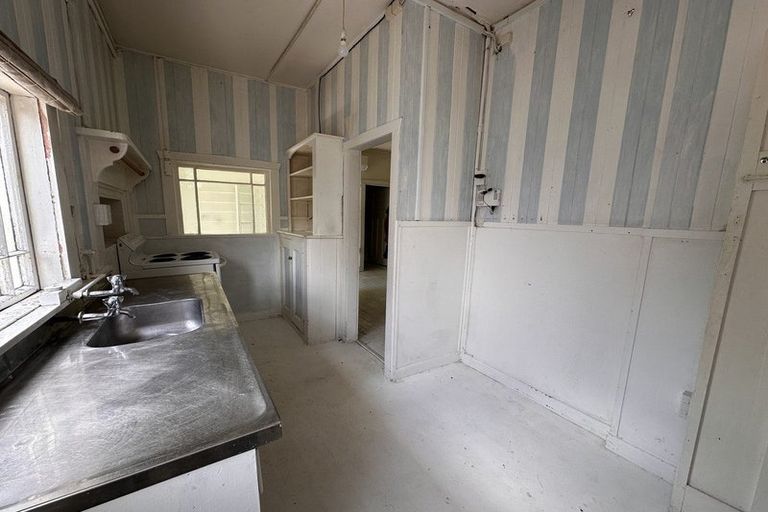 Photo of property in 15 Queens Parade, Devonport, Auckland, 0624