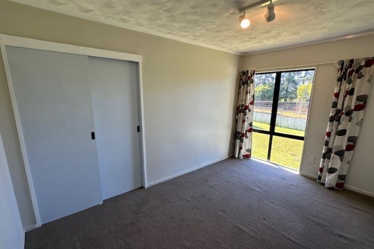 Photo of property in 26 Miriam Corban Heights, Henderson, Auckland, 0612