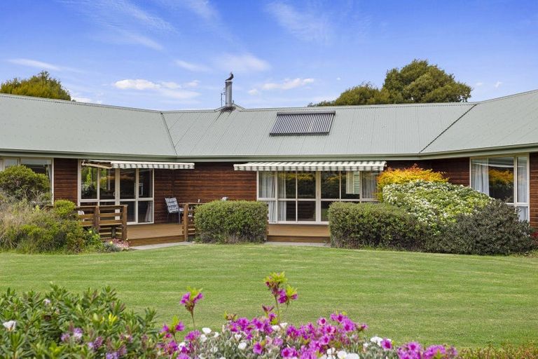 Photo of property in 8 Willowside Place, Amberley, 7410