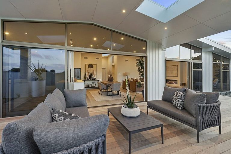 Photo of property in 63c Mangorei Road, Strandon, New Plymouth, 4312