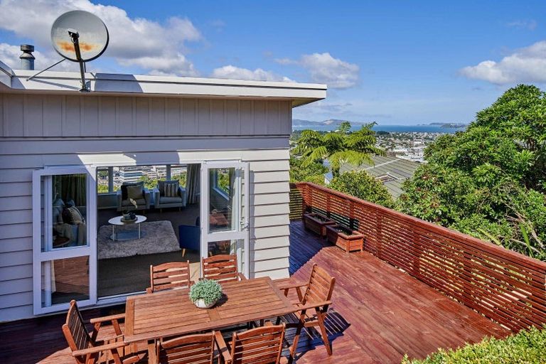 Photo of property in 13 City View Grove, Harbour View, Lower Hutt, 5010