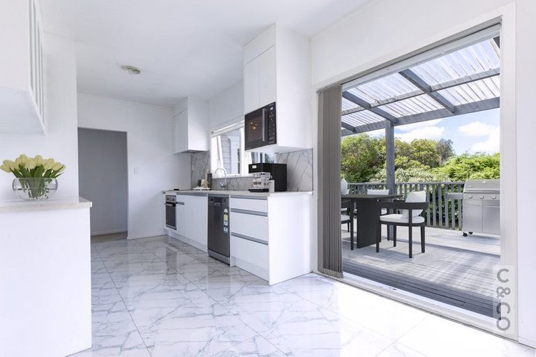 Photo of property in 28 Weza Lane, Kumeu, 0810