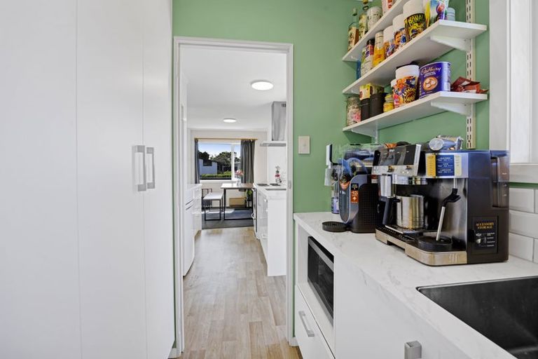 Photo of property in 6 Camellia Avenue, Bell Block, New Plymouth, 4312