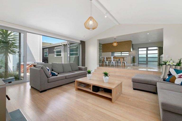 Photo of property in 1220a Papamoa Beach Road, Papamoa Beach, Papamoa, 3118