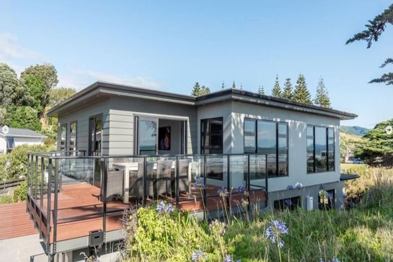 Photo of property in 23 Groves Road, Raumati Beach, Paraparaumu, 5032