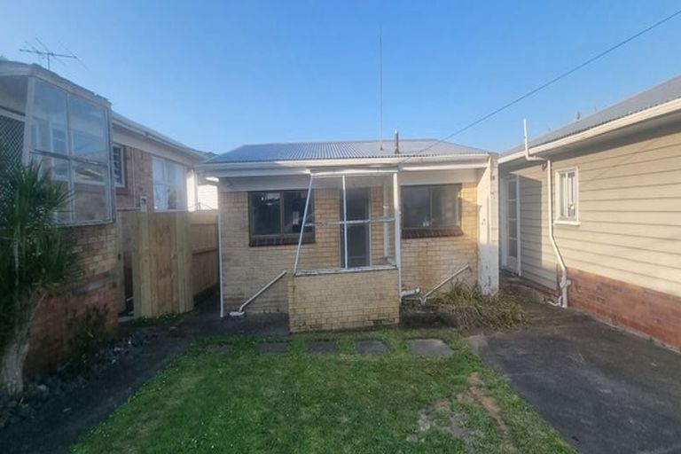 Photo of property in 1/85 Station Road, Papatoetoe, Auckland, 2025