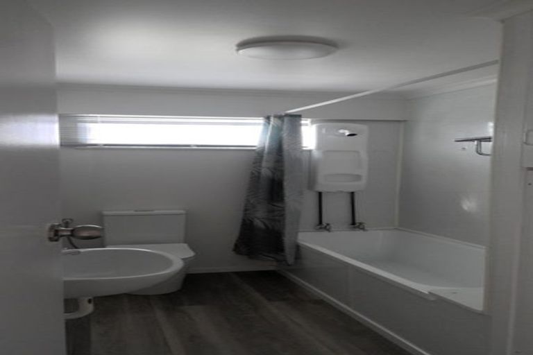 Photo of property in 53 Great South Road, Papakura, 2110