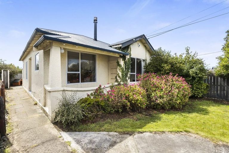 Photo of property in 12 Hargest Crescent, Saint Kilda, Dunedin, 9012
