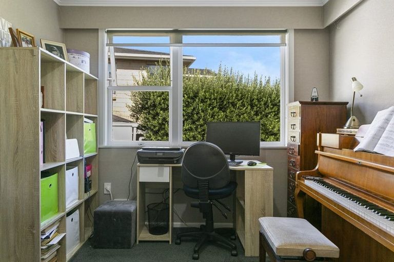 Photo of property in 2/79 Taupo View Road, Taupo, 3330