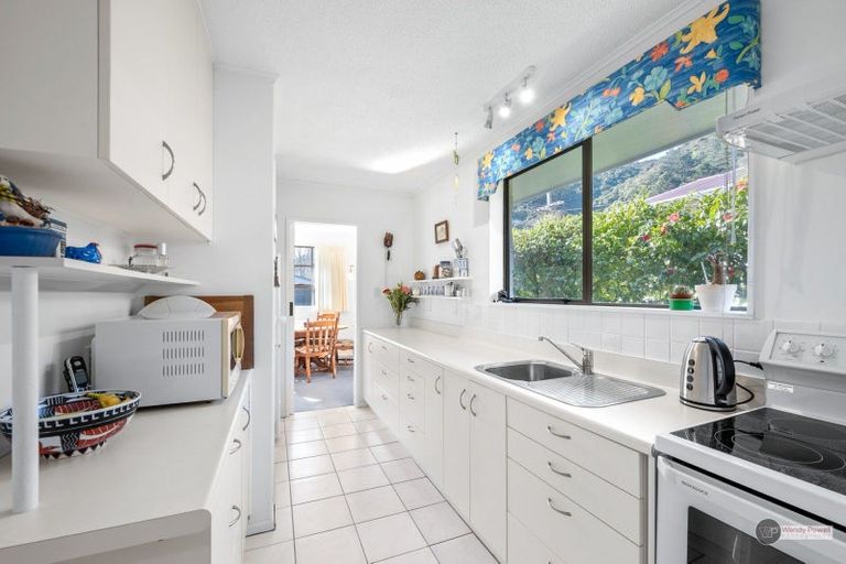 Photo of property in 42 Norton Park Avenue, Fairfield, Lower Hutt, 5011