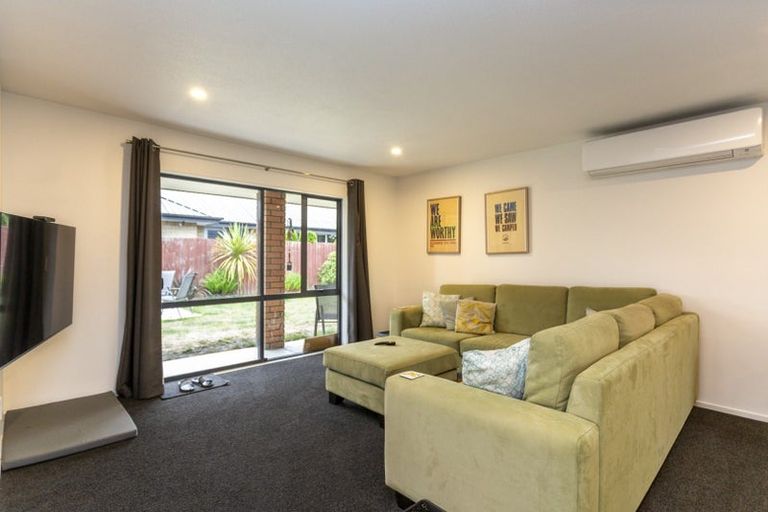 Photo of property in 35 Broadhaven Avenue, Parklands, Christchurch, 8083