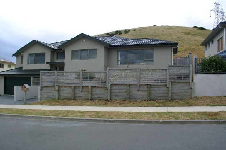 Photo of property in 76 Erlestoke Crescent, Churton Park, Wellington, 6037