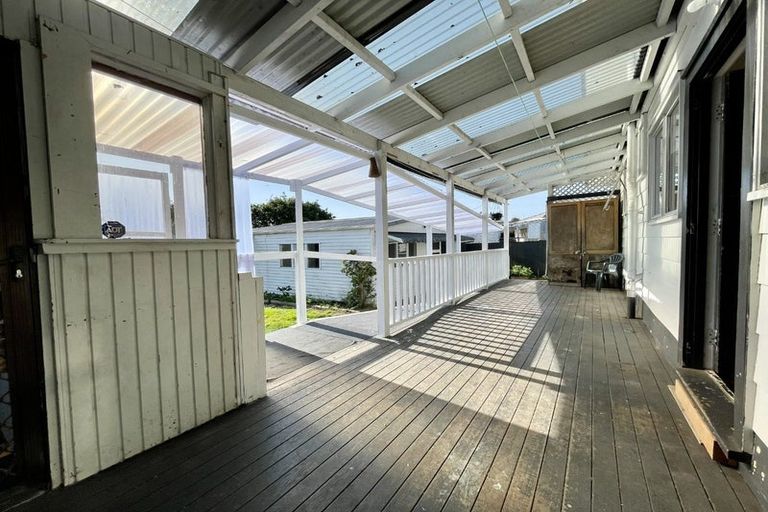 Photo of property in 35 Fairlight Place, Manurewa, Auckland, 2102