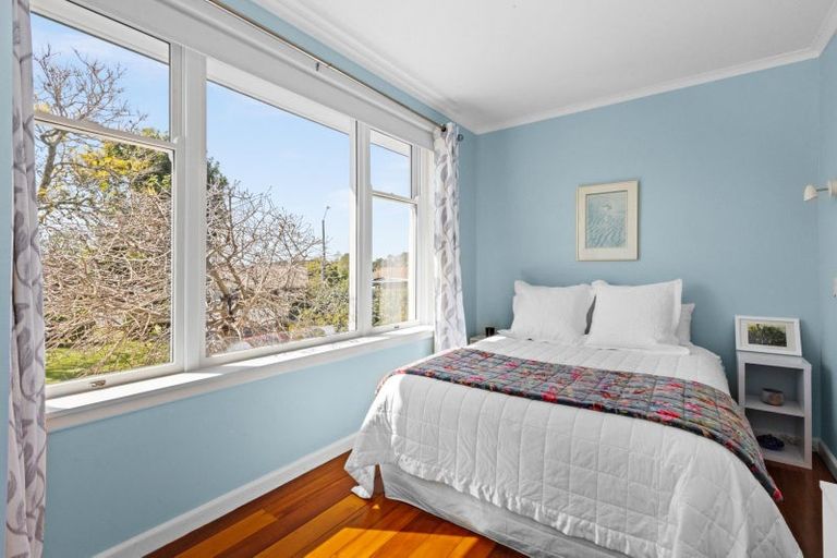 Photo of property in 28 Tauroa Road, Havelock North, 4130