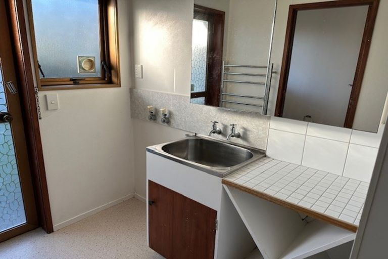 Photo of property in 3 Manhattan Heights, Glendene, Auckland, 0602