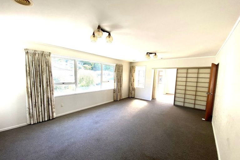 Photo of property in 15 Fyvie Avenue, Tawa, Wellington, 5028