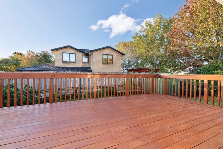 Photo of property in 27 Fairdene Avenue, Henderson, Auckland, 0610