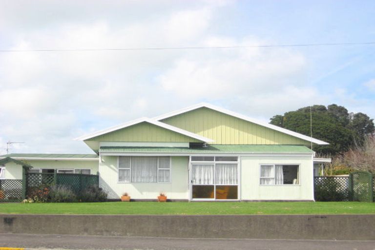 Photo of property in 22 Richmond Street, Waitara, 4320