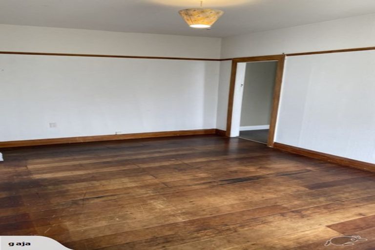 Photo of property in 14 Hawker Street, Mount Victoria, Wellington, 6011