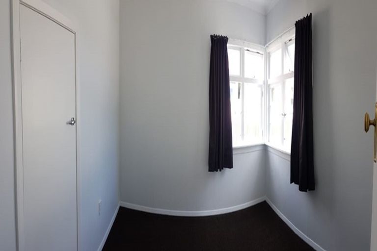 Photo of property in 24 Rewa Street, Takaro, Palmerston North, 4412