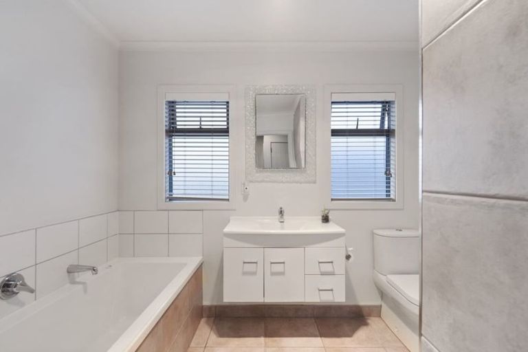 Photo of property in 23 Pukeko Way, Kinloch, Taupo, 3377