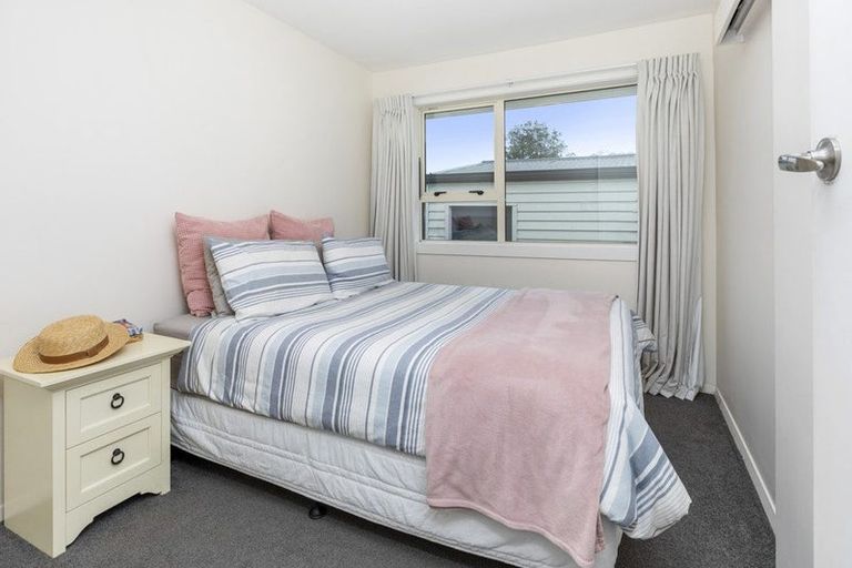 Photo of property in 102 Lowry Avenue, Redwood, Christchurch, 8051