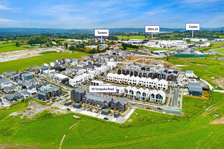 Photo of property in 90 Tarapuka Road, Westgate, Auckland, 0814