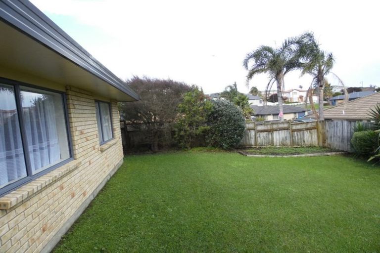 Photo of property in 18 Brittany Drive, Henderson, Auckland, 0612