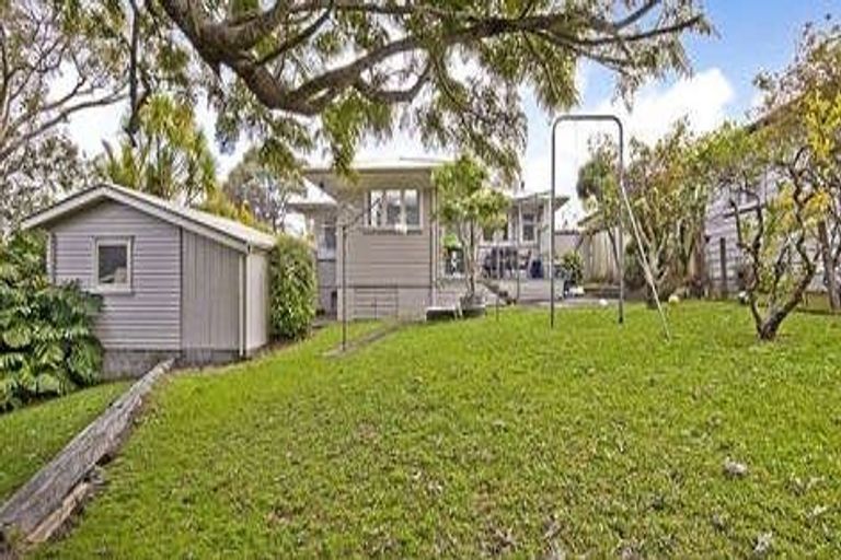 Photo of property in 24 O'halloran Road, Howick, Auckland, 2014