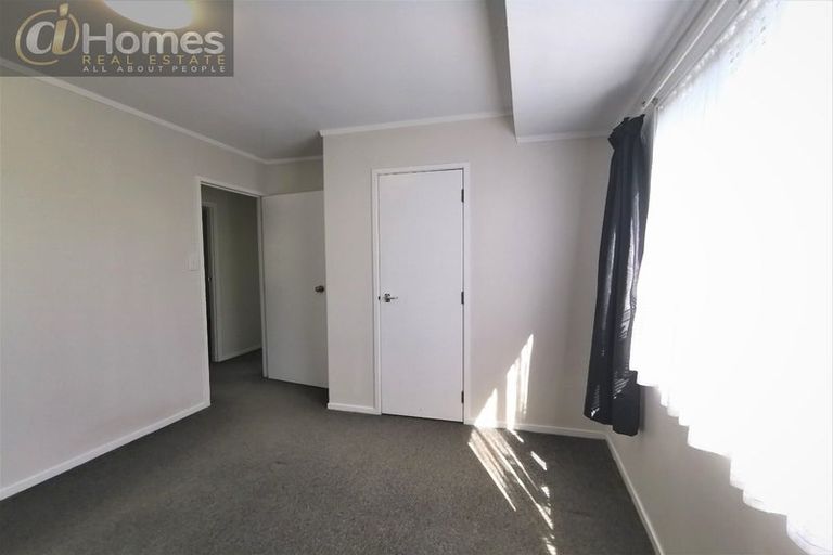 Photo of property in 44 Cedar Heights Avenue, Massey, Auckland, 0614