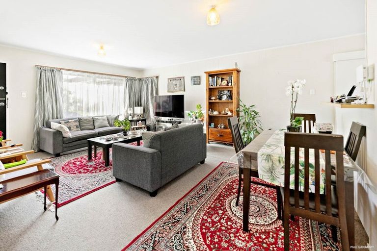 Photo of property in 1/30 Ballater Place, Highland Park, Auckland, 2010