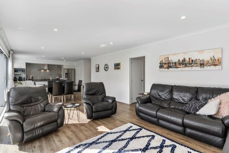 Photo of property in 77a Riverside Road, Orewa, 0931