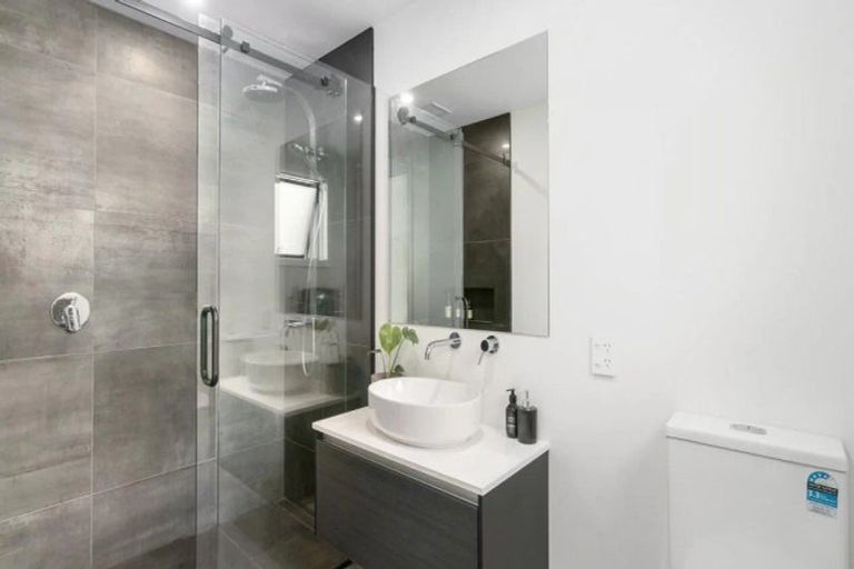 Photo of property in 11 Bale Road, Jacks Point, 9371