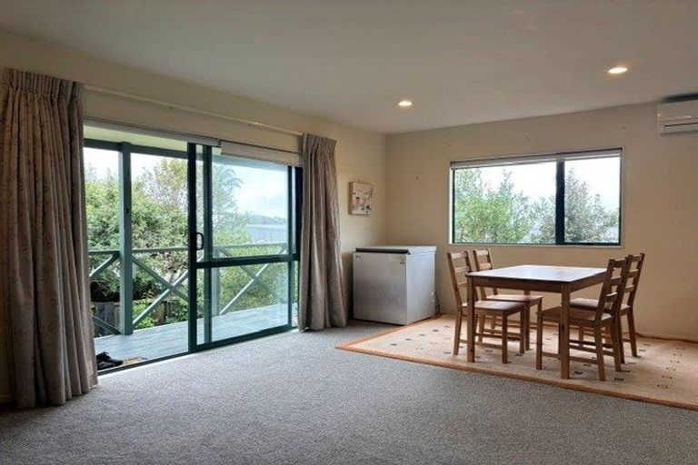 Photo of property in 765 East Coast Road, Northcross, Auckland, 0630