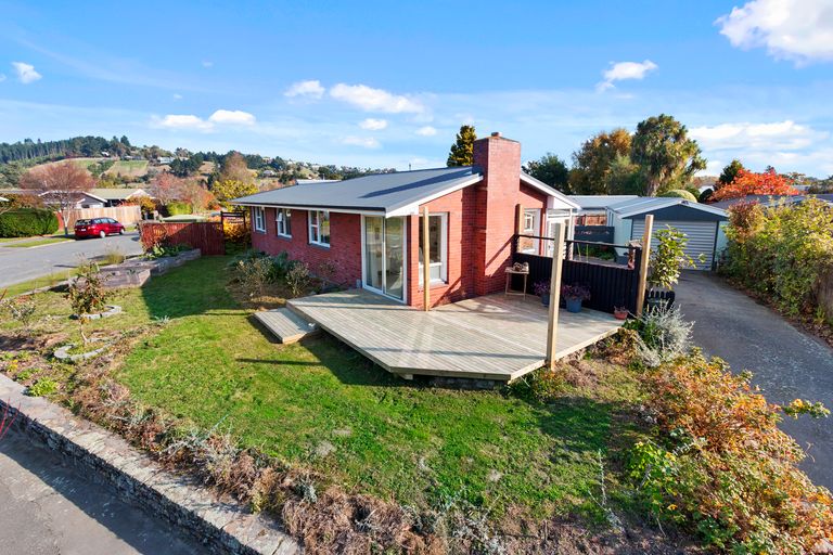 Photo of property in 6 Waiau Street, Cracroft, Christchurch, 8025