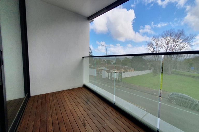 Photo of property in 1824 Great North Road, Avondale, Auckland, 1026