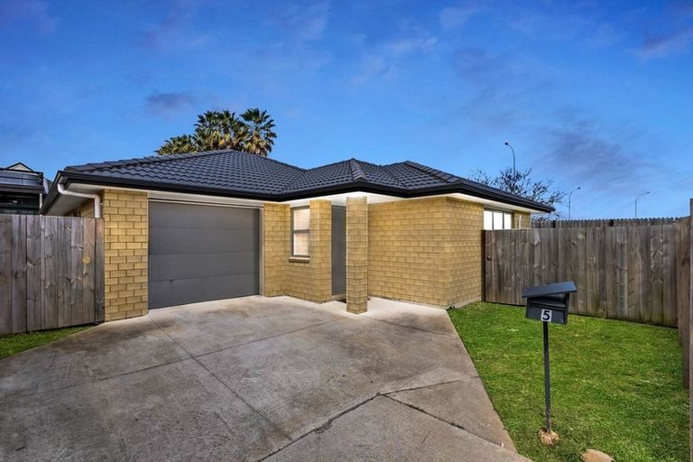 Photo of property in 5 Totara Meadows Court, Wiri, Auckland, 2104