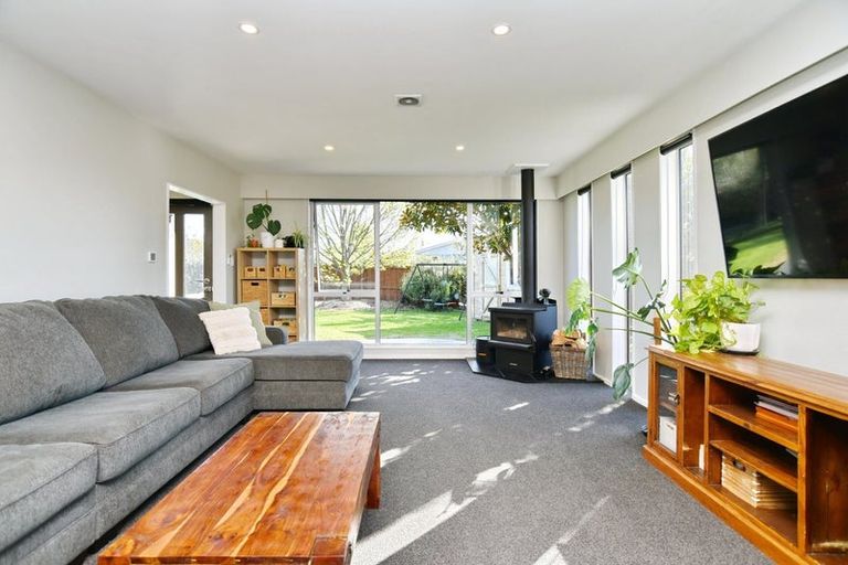 Photo of property in 9 Coates Place, Rangiora, 7400