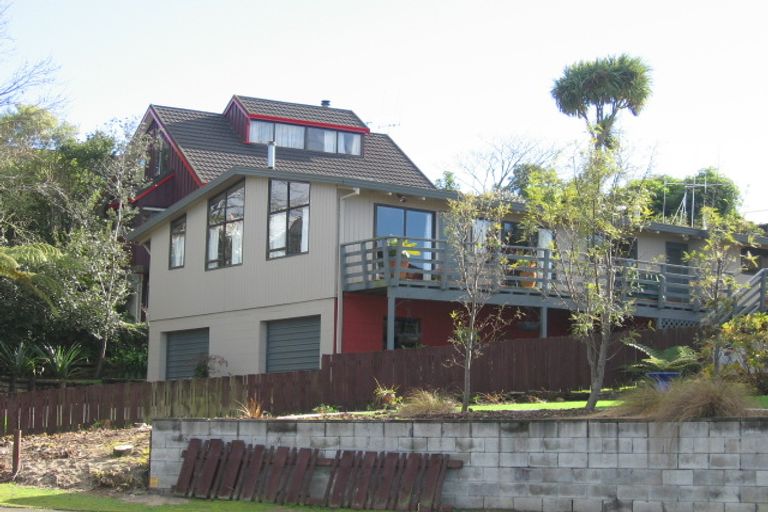 Photo of property in 16 Esmae Place, Dinsdale, Hamilton, 3204