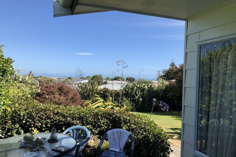 Photo of property in 19 Waitote Street, Castlecliff, Whanganui, 4501