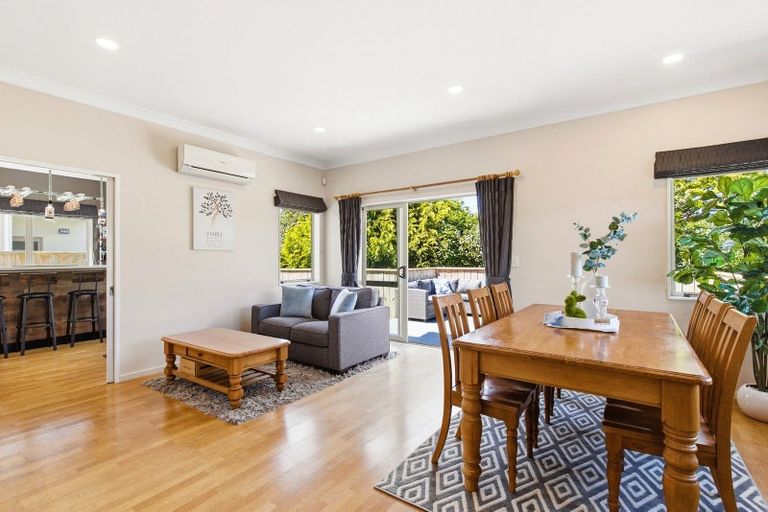 Photo of property in 23 Chippenham Grove, Churton Park, Wellington, 6037