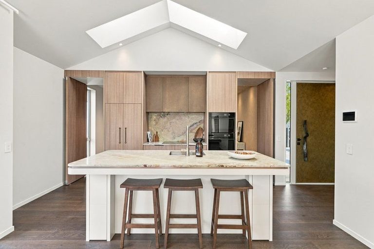 Photo of property in 2/183 Weston Road, St Albans, Christchurch, 8052