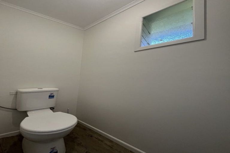 Photo of property in 17 Collingwood Road, Waiuku, 2123