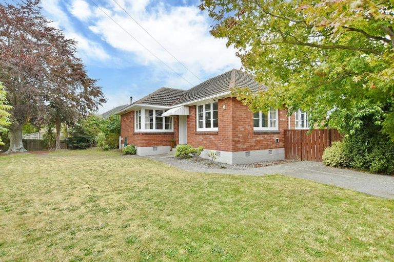 Photo of property in 23 Rowcliffe Crescent, Avonside, Christchurch, 8061