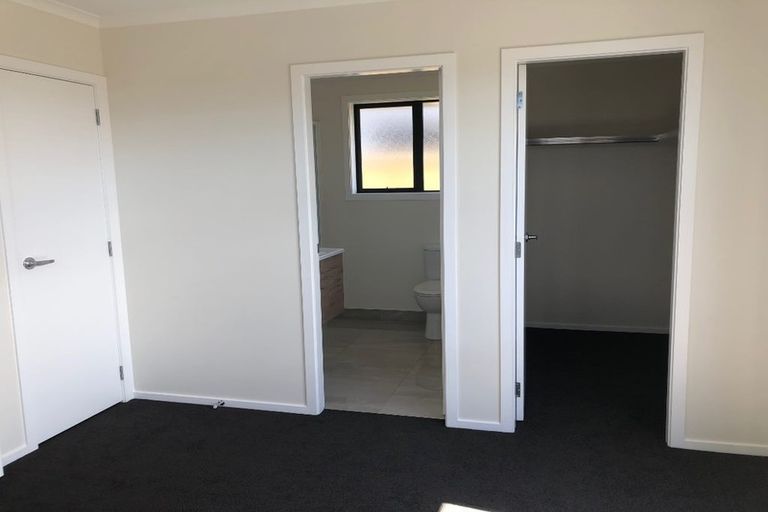Photo of property in 8 Tapuhikura Street, Waikanae, 5036