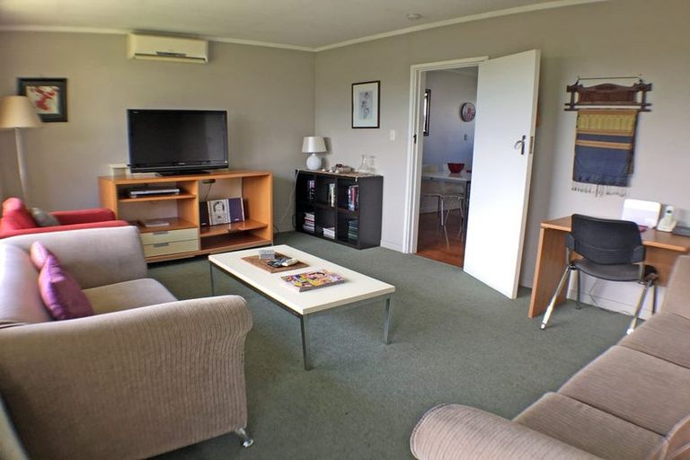 Photo of property in 3/94 Charles Street, Waltham, Christchurch, 8011