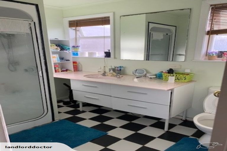 Photo of property in 18 Mcannalley Street, Manurewa East, Auckland, 2102