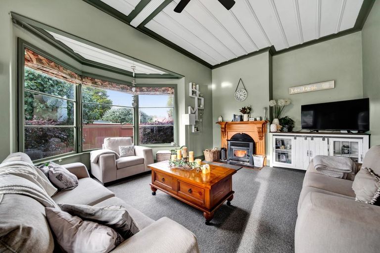 Photo of property in 61 Turuturu Road, Hawera, 4610